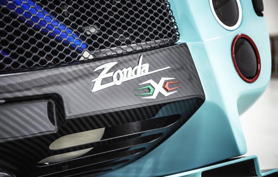 Логотип Pagani Zonda 760 RSJX 2014 года  (фото 15 из 24)